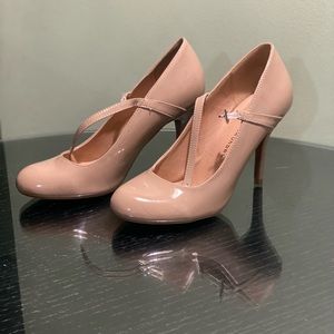 Patent leather beige heels | women’s shoes